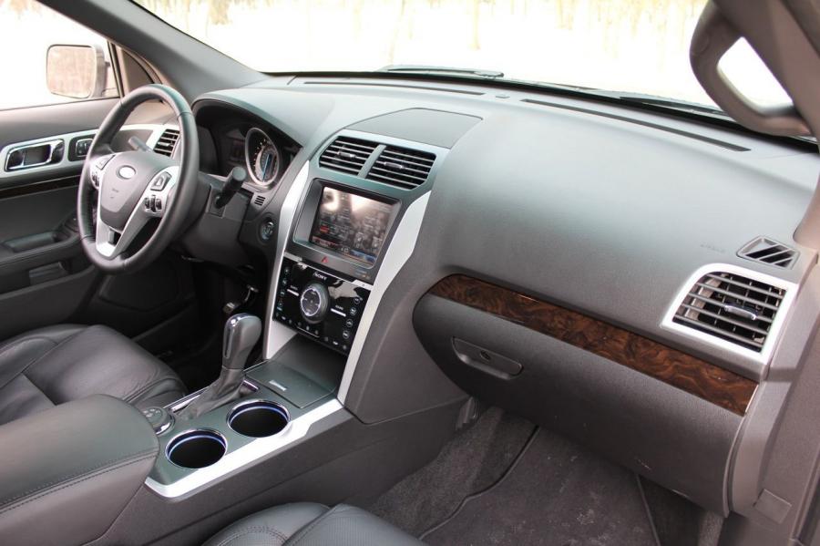  Ford Explorer Limited 4WD 2011 года  (фото 43 из 60)
